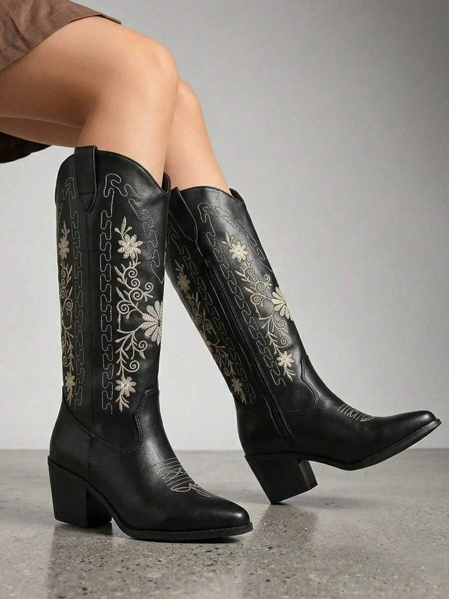 Botas vaqueras con bordado de flores tacón bajo y cómodo