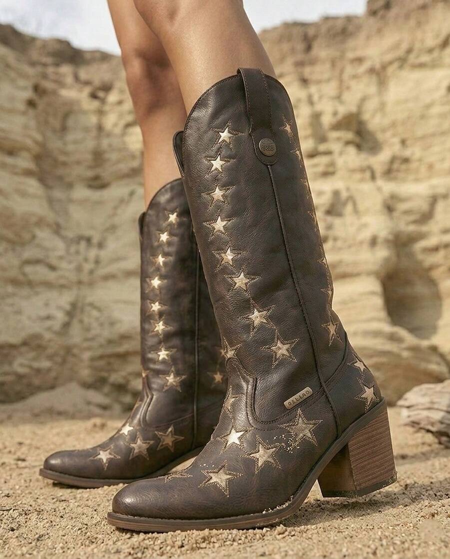 Botas vaqueras de estrellas bordadas