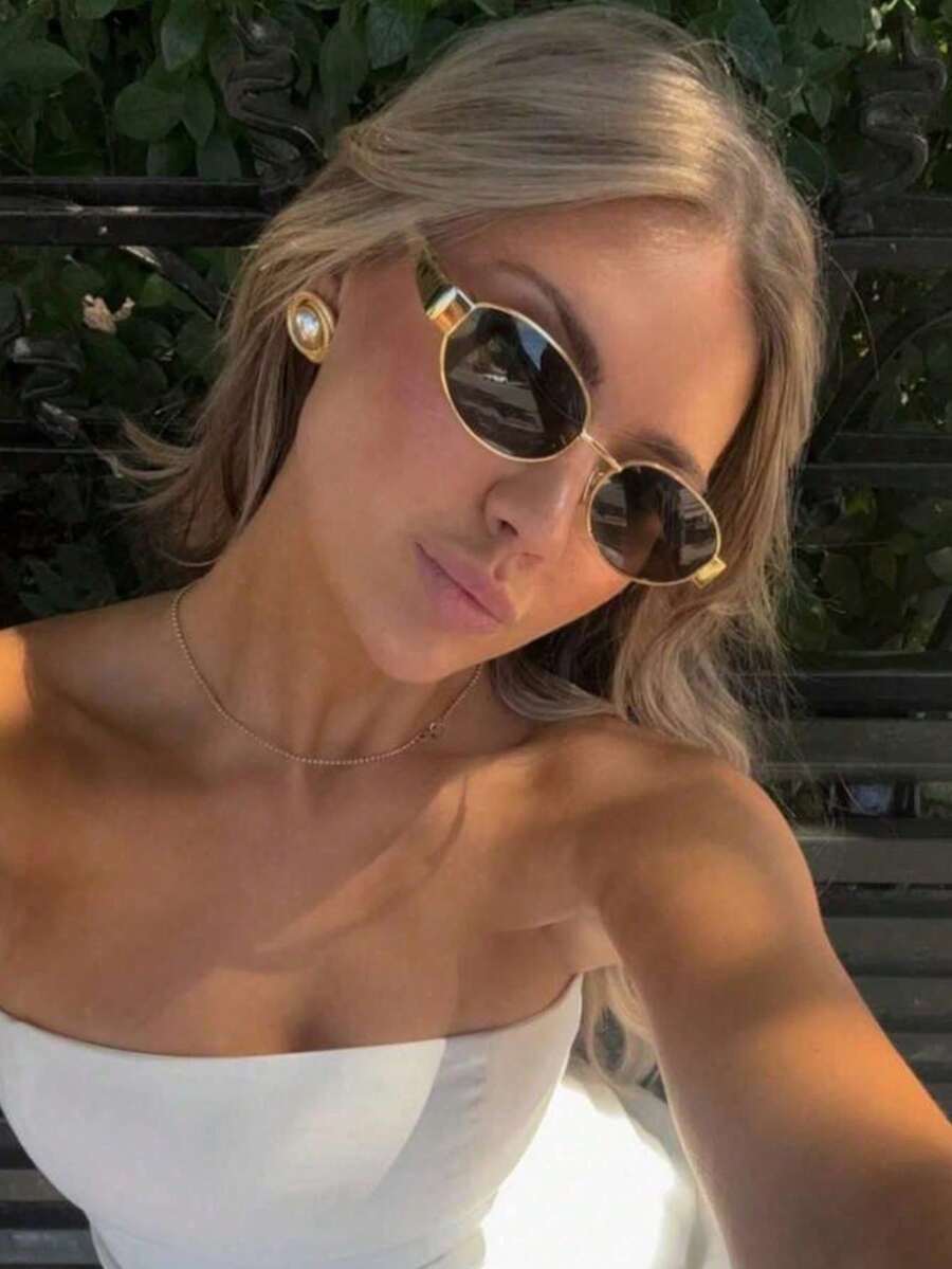 gafas con montura de metal ovalada vintage