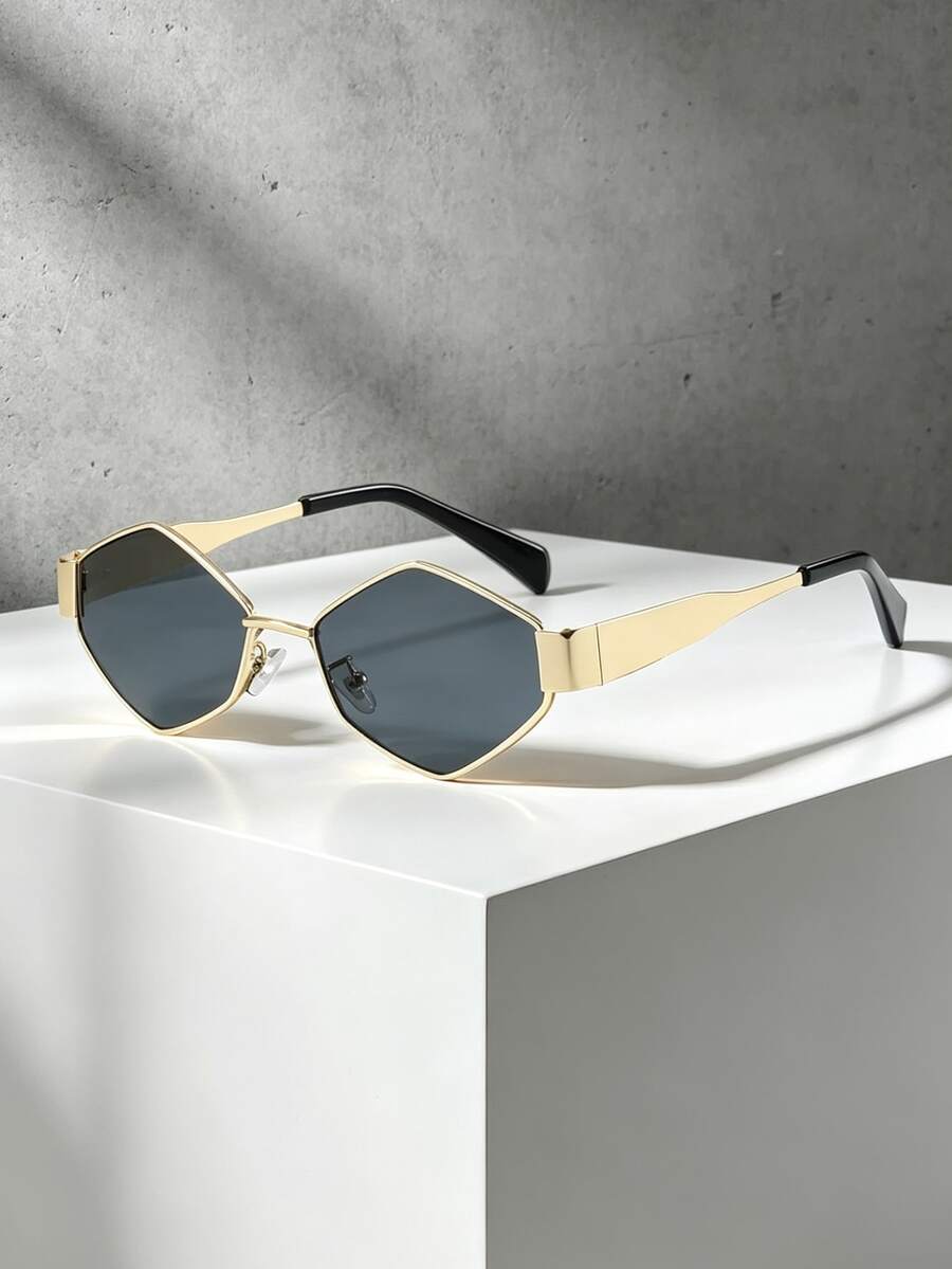 gafas con montura de metal ovalada vintage