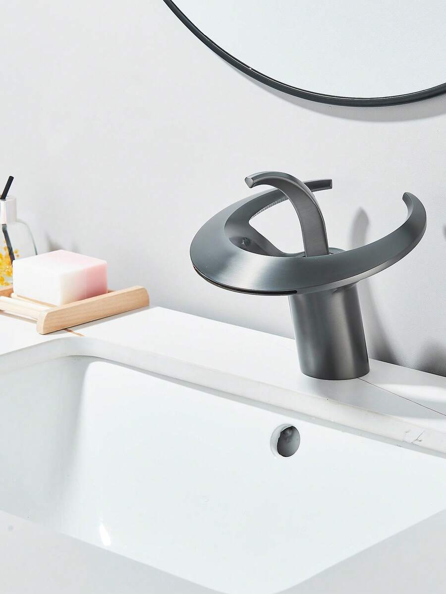 Mezclador monomando para lavabo tipo cascada