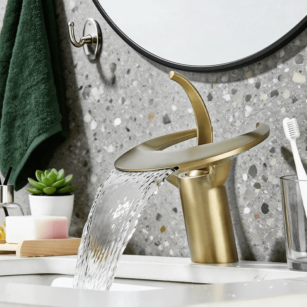 Mezclador monomando para lavabo tipo cascada