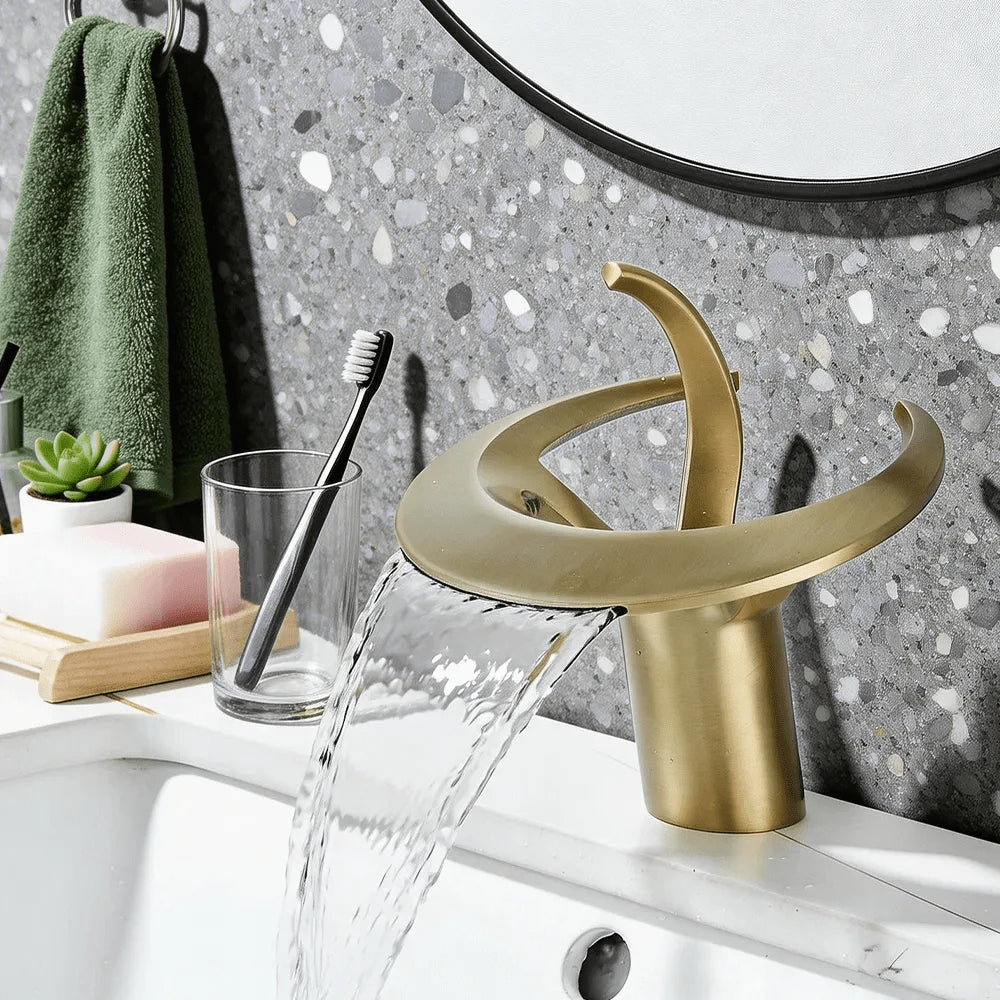 Mezclador monomando para lavabo tipo cascada