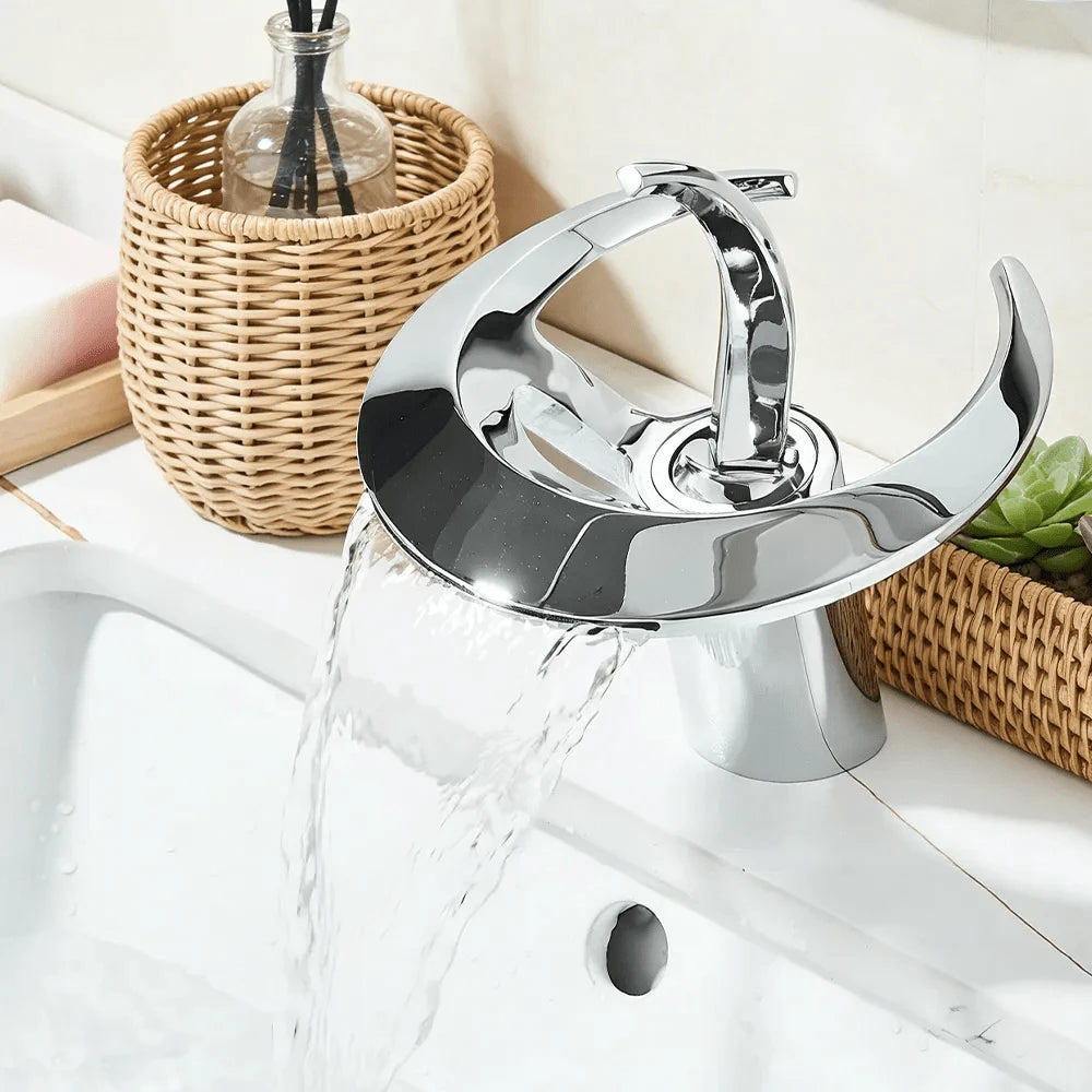 Mezclador monomando para lavabo tipo cascada