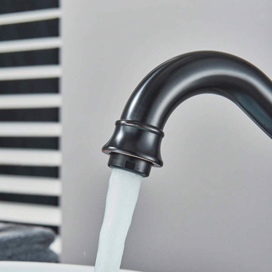 Grifo de baño de latón antiguo