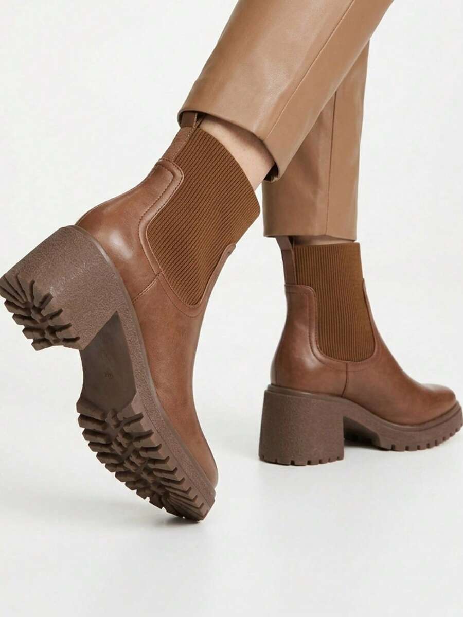 bota moderna y versátil