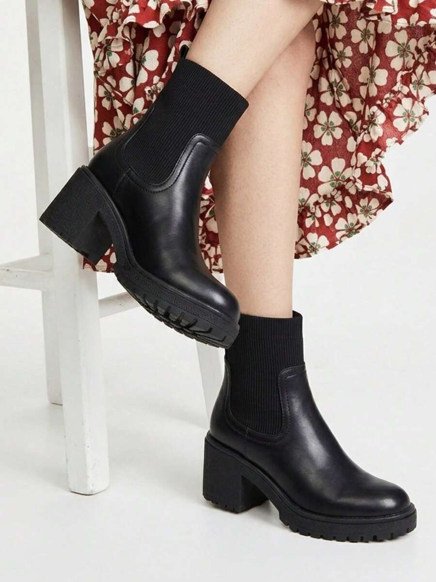 bota moderna y versátil