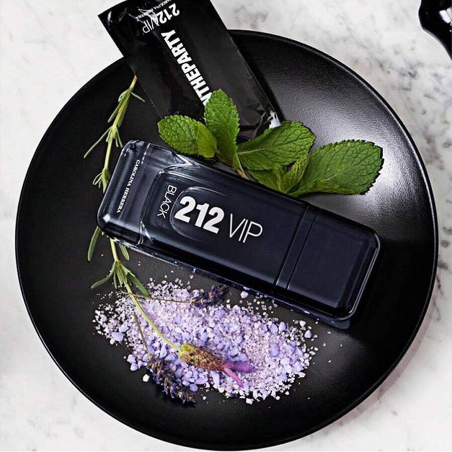 Carolina Herrera 212 VIP