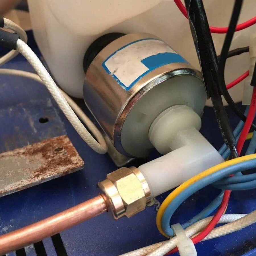 Bomba de Aceite de 18W 40DCB
