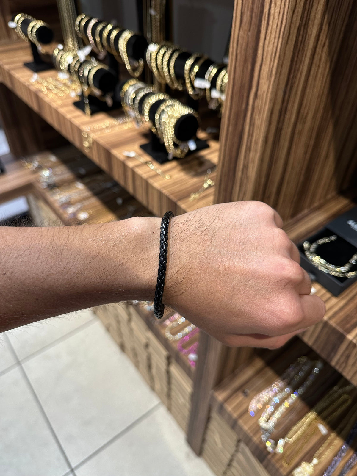 Pulsera Negra Cuero