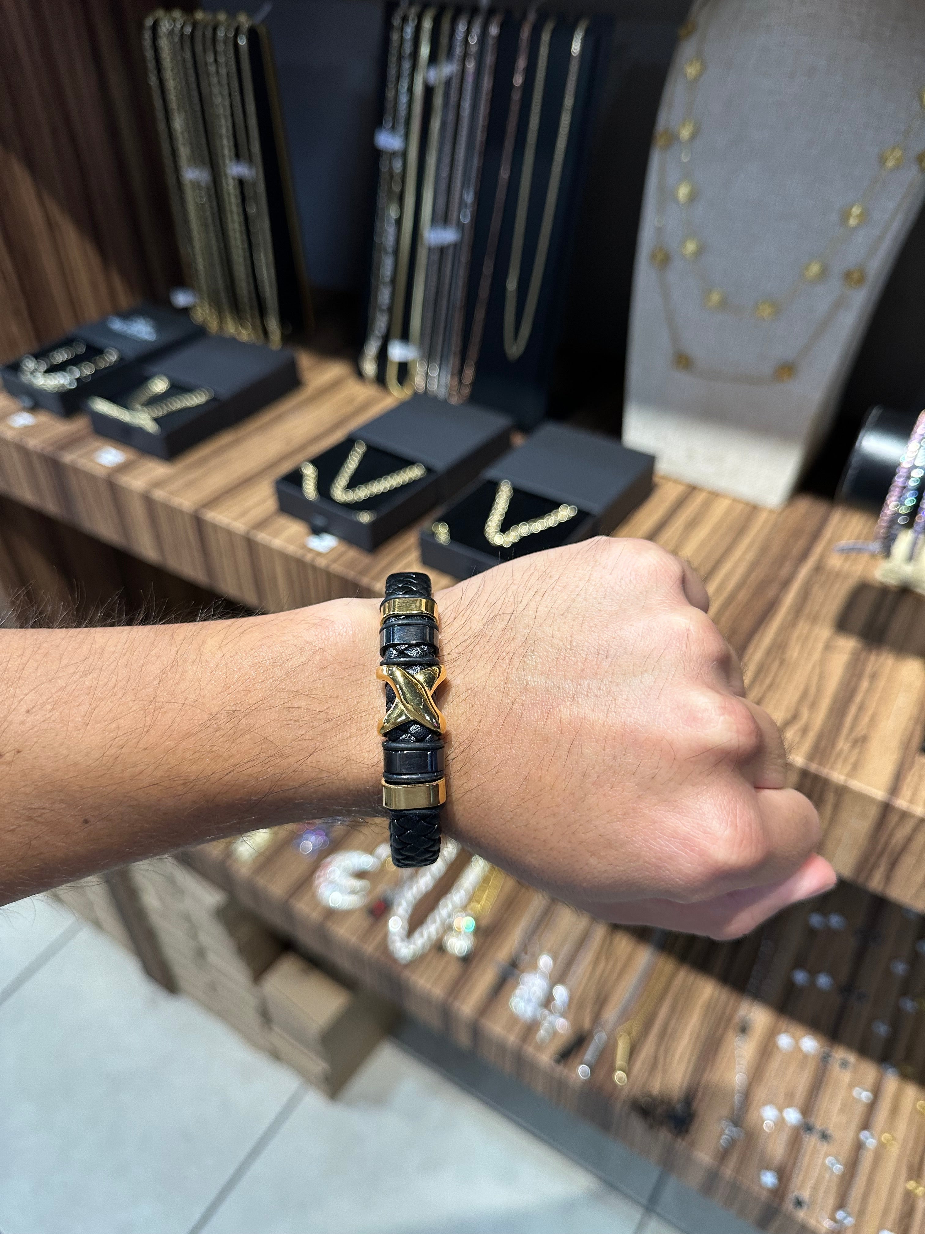 Pulsera Cuero X Dorada