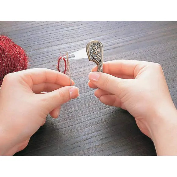 Enhebrador antiguo Clover Edición de Lujo