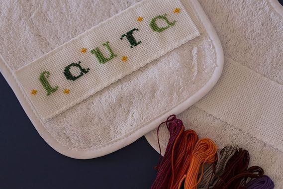 Un Metro de Cinta Aida española 3 cm beige crudo para Punto de Cruz con borde