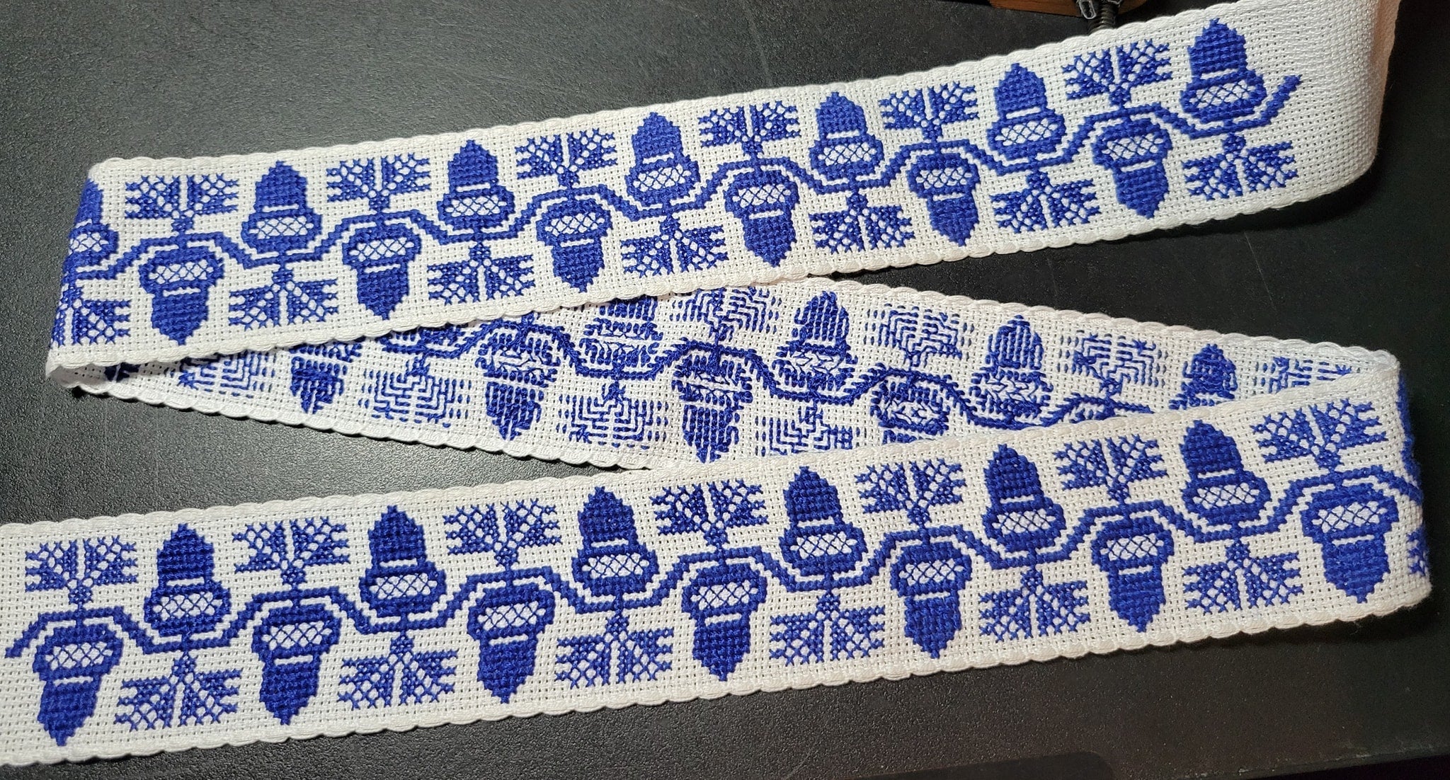 Un Metro de Cinta Aida española 3 cm beige crudo para Punto de Cruz con borde