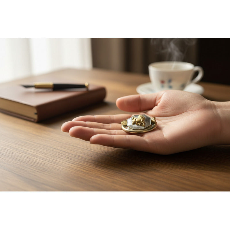 Caballo En Espejo En Argolla Figura De Resina 4.5cm Diametro Dorado Fengshui Line