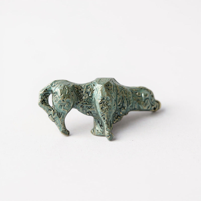 Buey Del Año Chino Amuleto En Miniatura 0.5cm De Alto Dorado