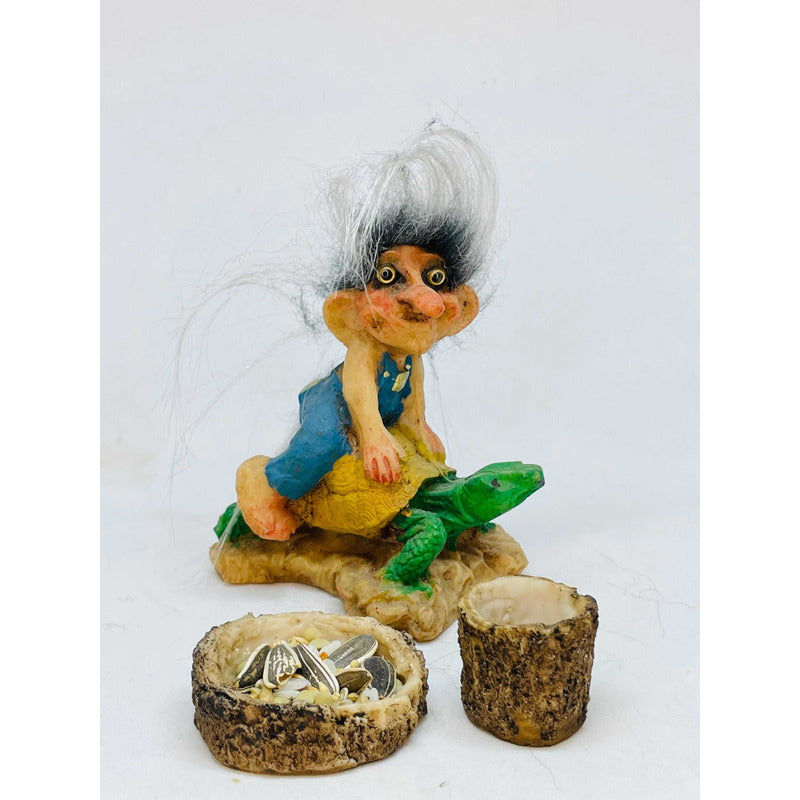 Troll Paciencia + Comedero 10 Cm Figura De Resina Nacional. Variado