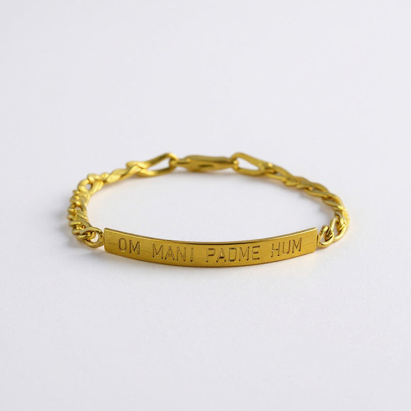 Esclava De Tumbaga Grabada Con El Om Mani Padme Hum Dorado 10 Cm 7 Cm