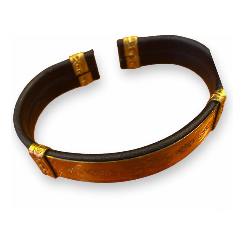 Brazalete Om Grabado Tipo Piel Om 12.7 Cm