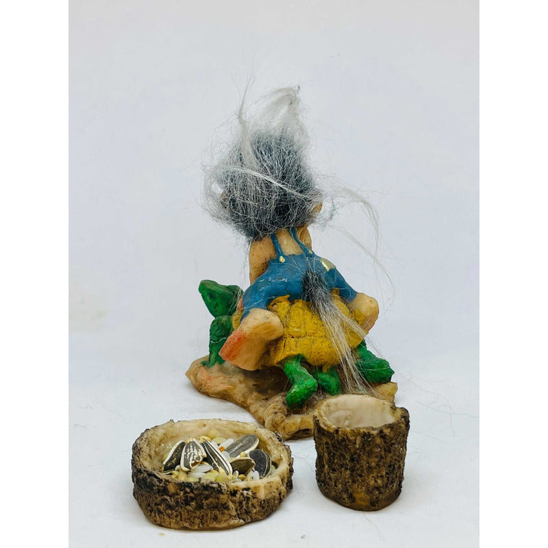 Troll Paciencia + Comedero 10 Cm Figura De Resina Nacional. Variado