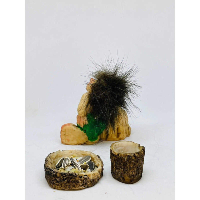 Troll Relajación + Comedero 7 Cm Figura De Resina Nacional Verde