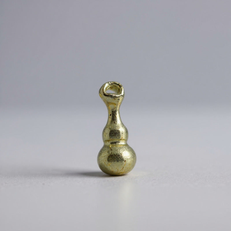 Gulu Wu Lou Amuleto De Metal Dorado 2 Cm De Alto Miniatura