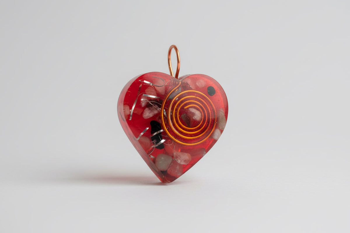 Orgonita Colgante Corazon Dije Amuleto Limpia La Energía