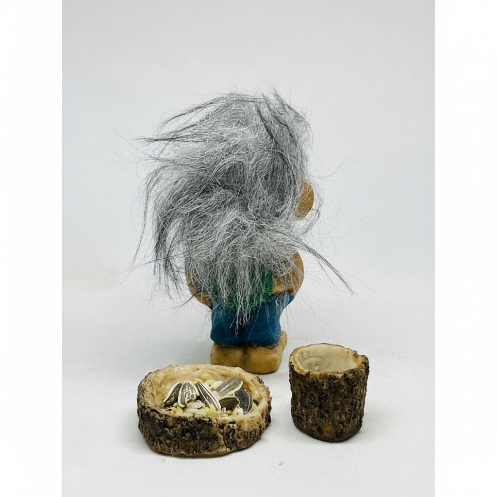 Troll Estudio Niño + Comedero 10 Cm Figura De Resina. Azul