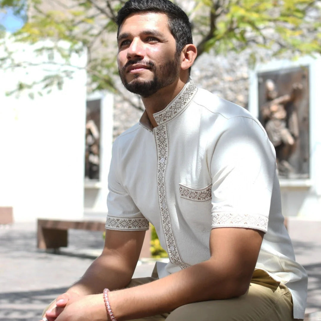 Camisa Guayabera Manga Corta Bordada  CL