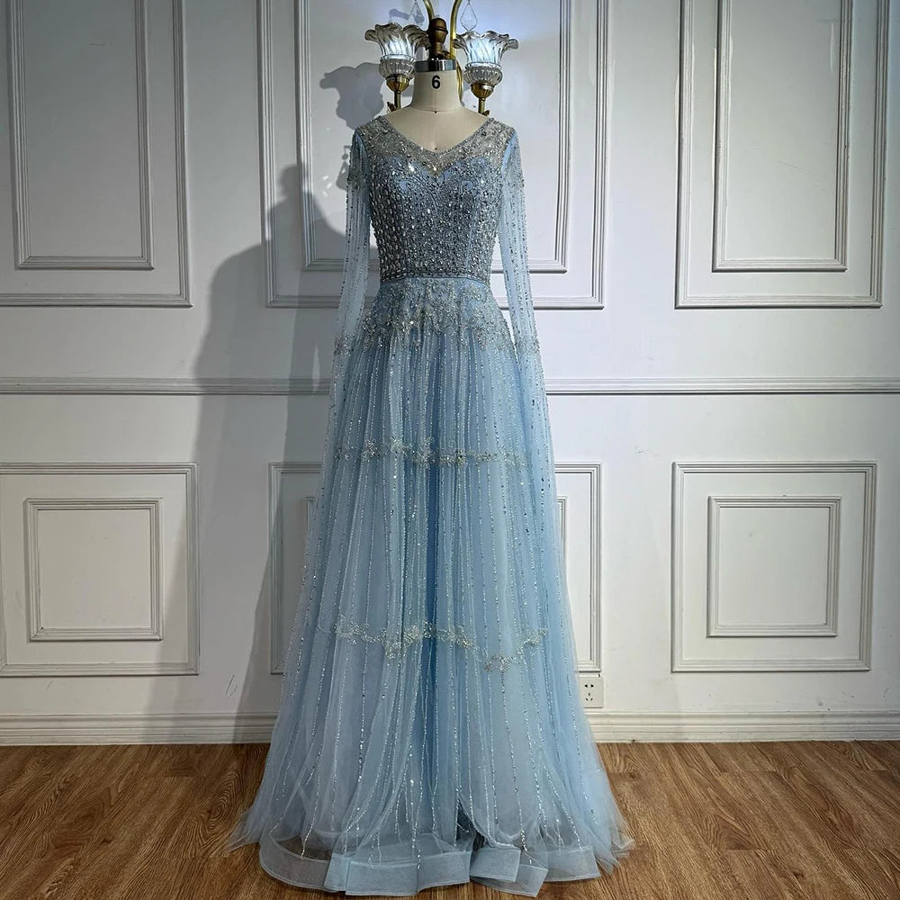 Elegante vestido de noche color caramelo