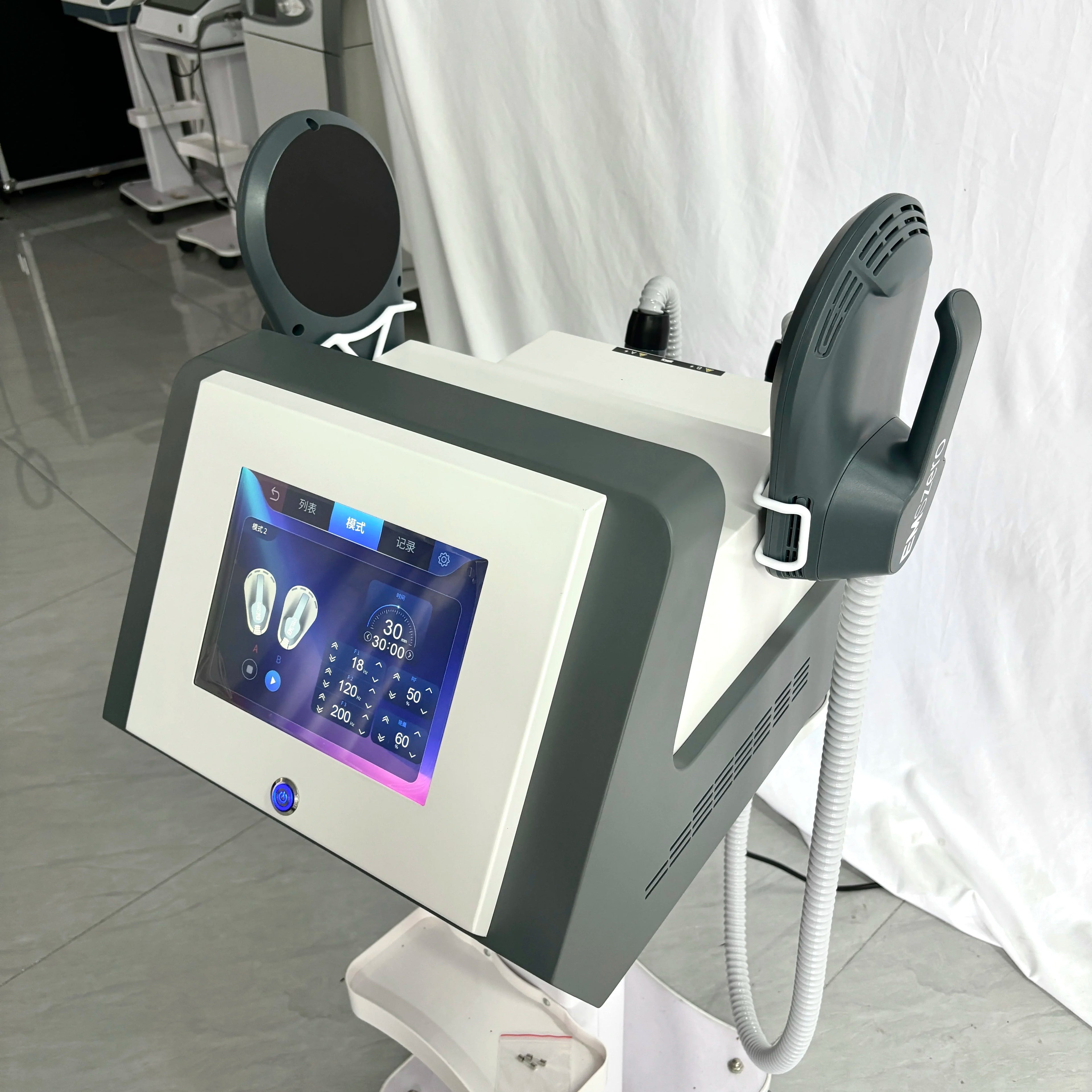 La máquina moldeadora de cuerpo Myoslim NEO 6500W de 200HZ 15