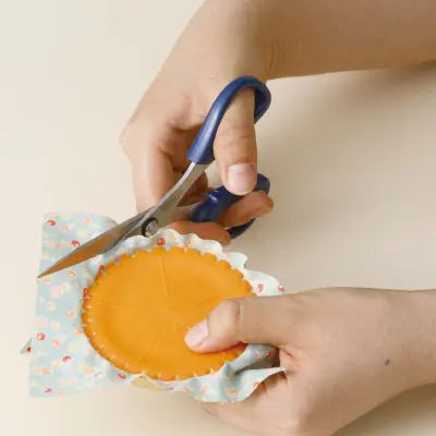 Molde de Plástico Hacer Yoyos Extra Grandes de tela Clover 60 mm amarillo