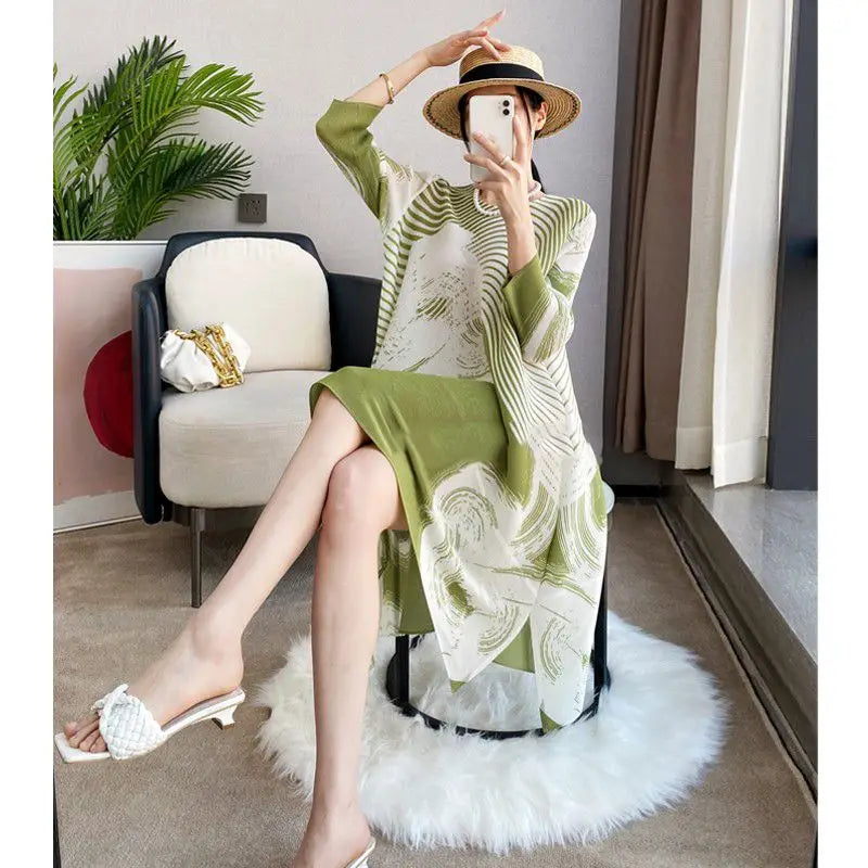 Vestido estampado plisado para ocasiones formales,