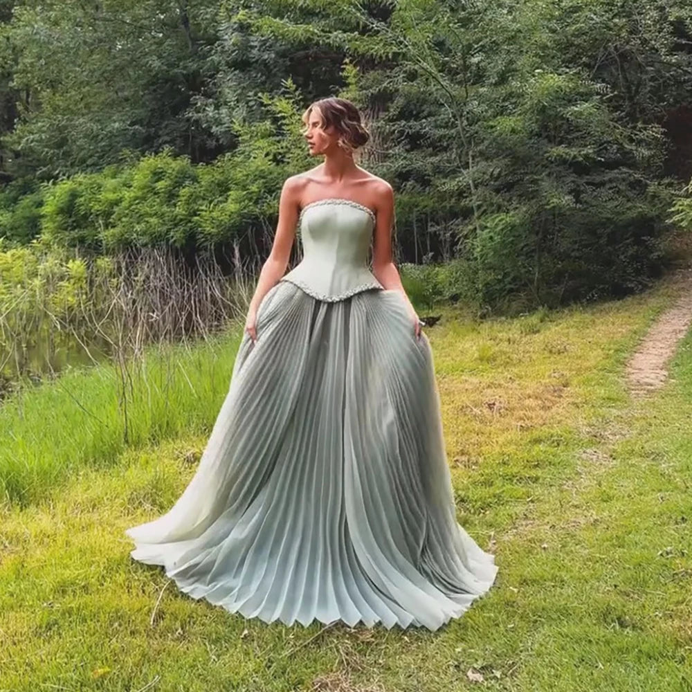 vestido de noche con cuentas de cristal