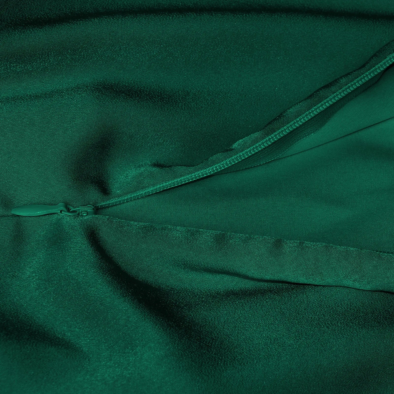 Vestido largo de satén de seda sin mangas