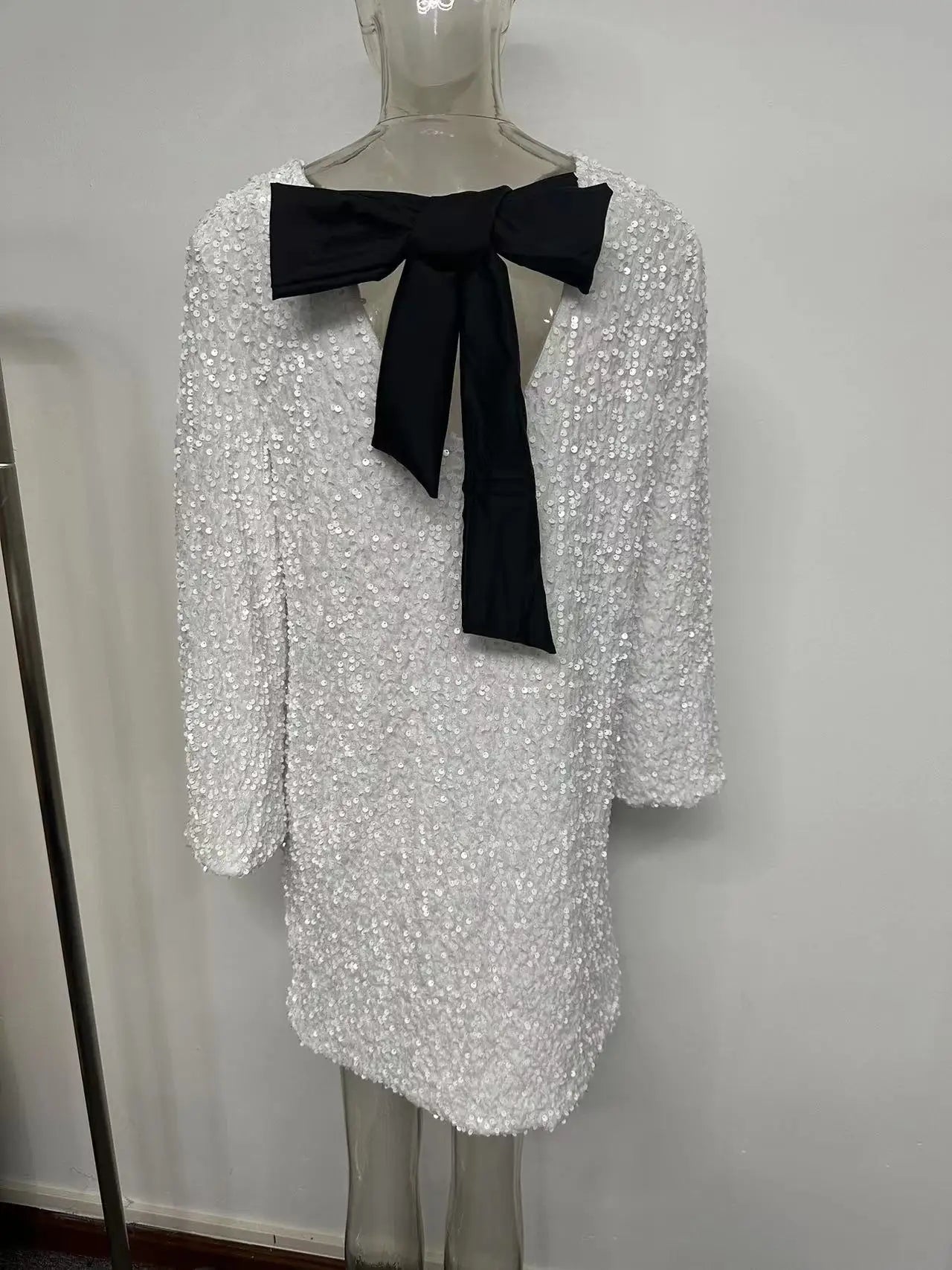 Vestido corto de lentejuelas