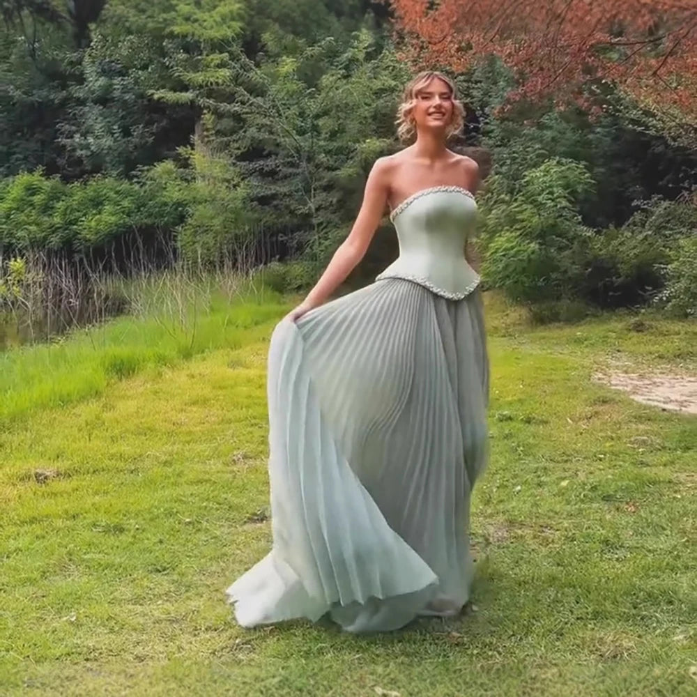 vestido de noche con cuentas de cristal