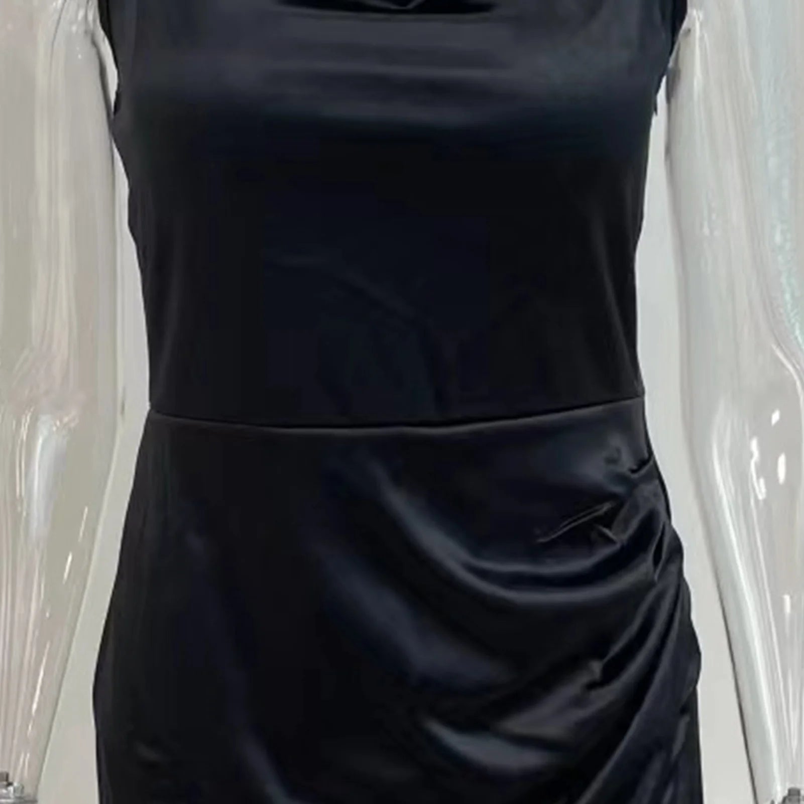 Vestido corto negro