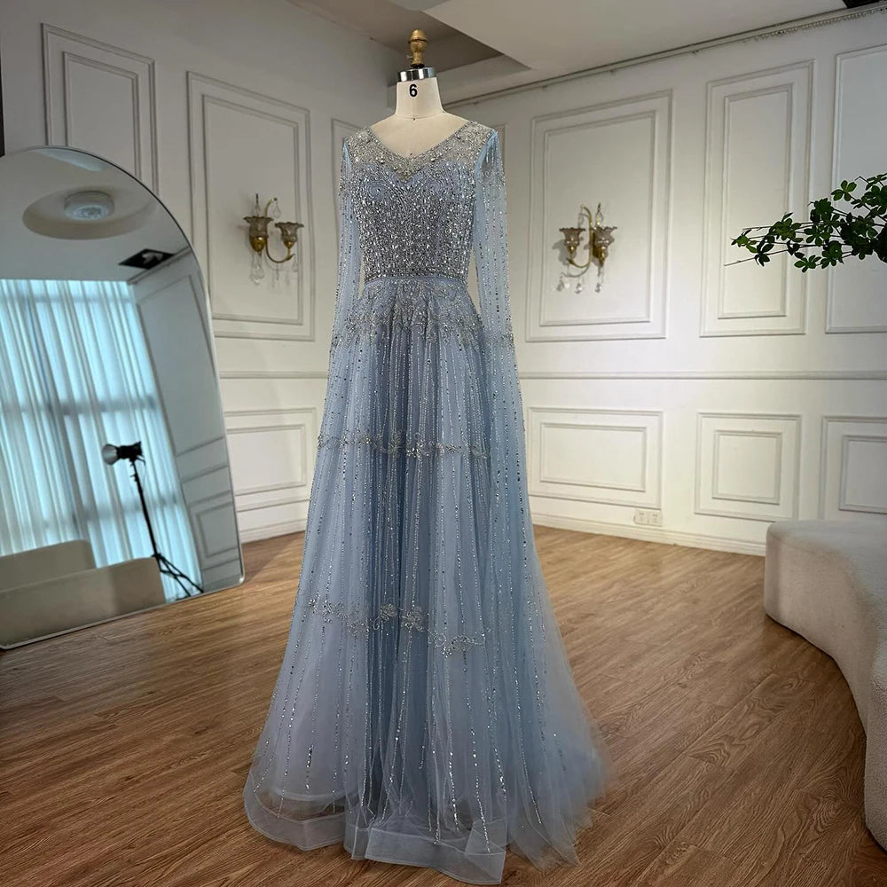 Elegante vestido de noche color caramelo