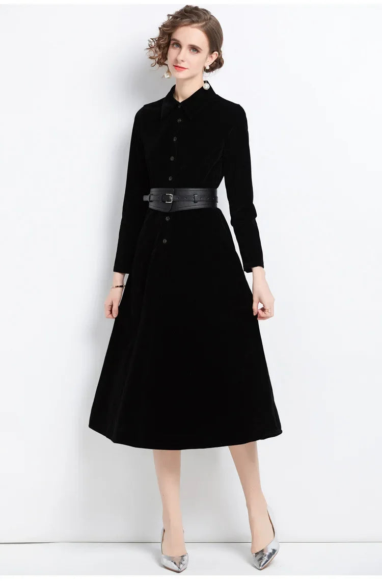 Vestido negro de terciopelo de estilo británico,