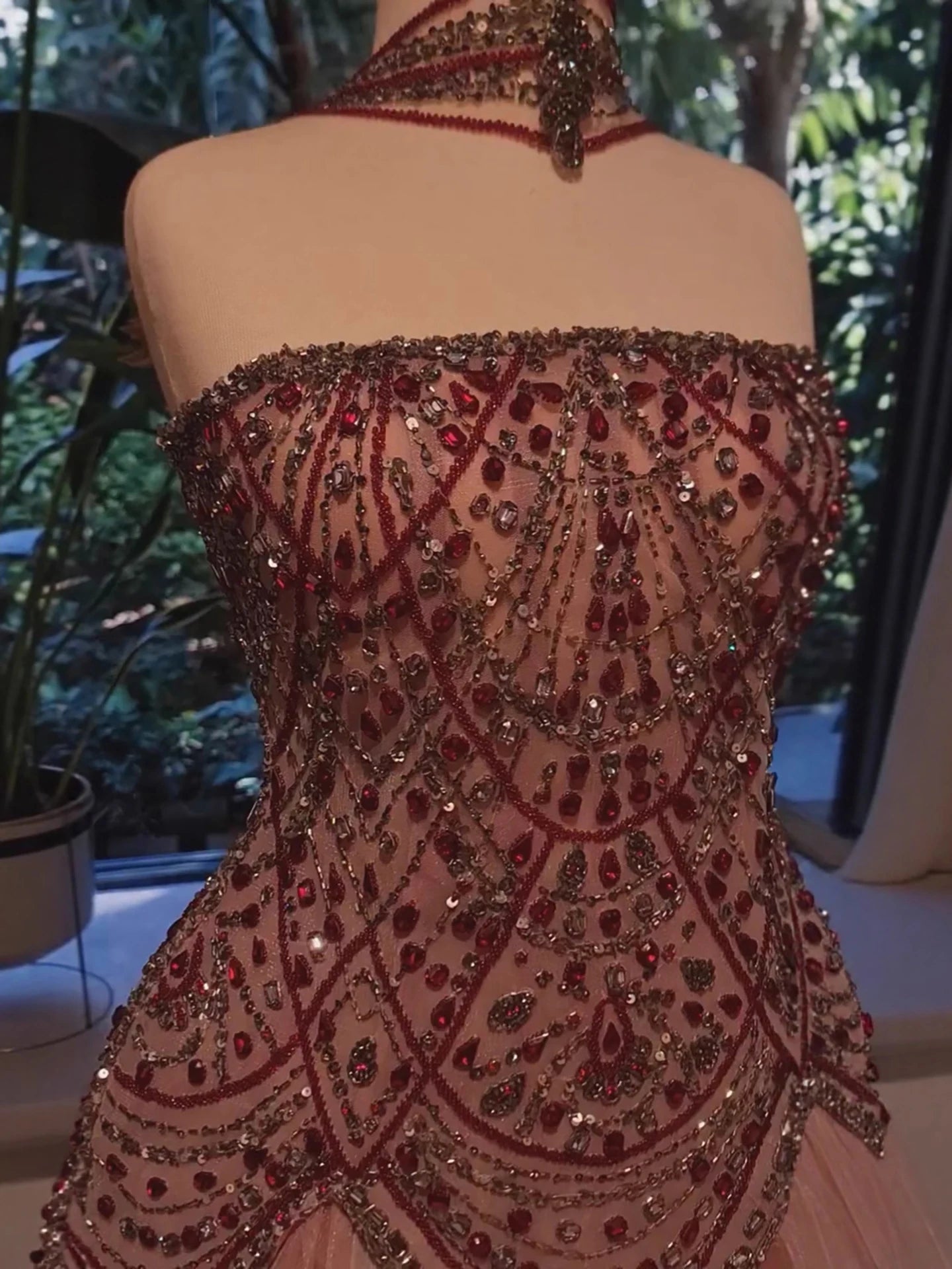 Vestido rojo vino árabe,