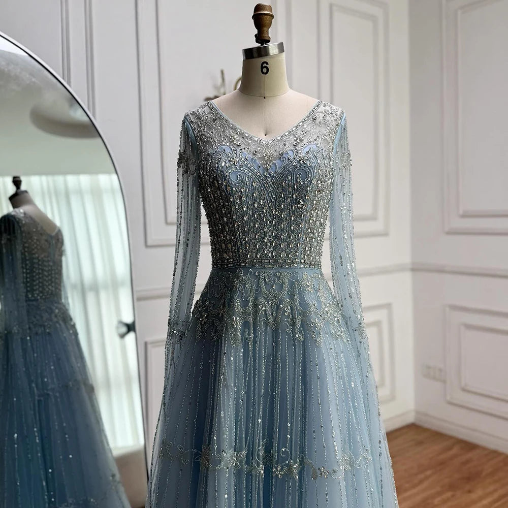 Elegante vestido de noche color caramelo