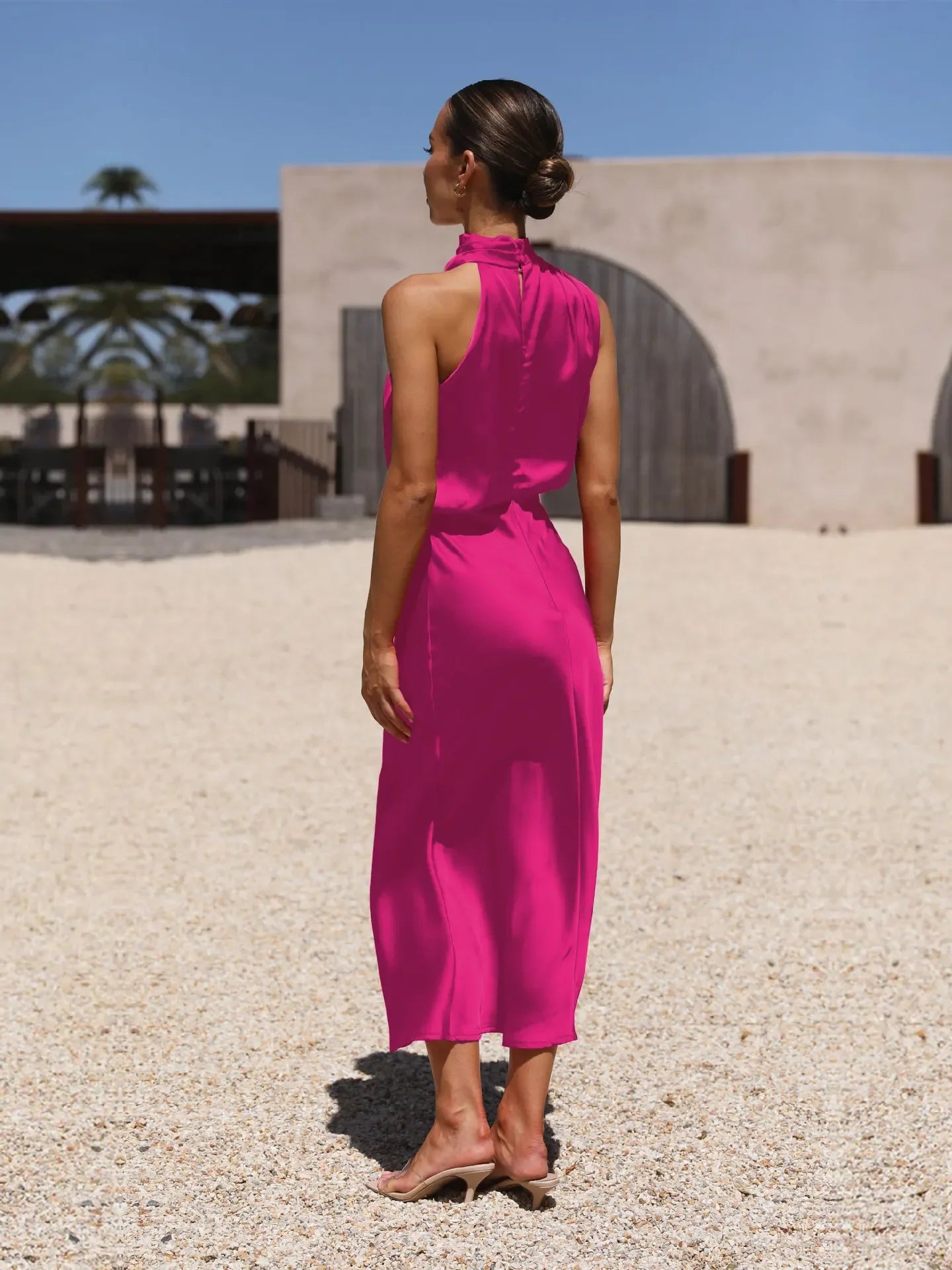 Vestido largo de satén de seda sin mangas