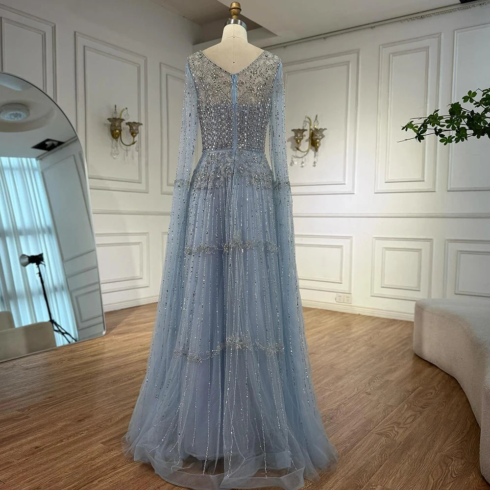 Elegante vestido de noche color caramelo