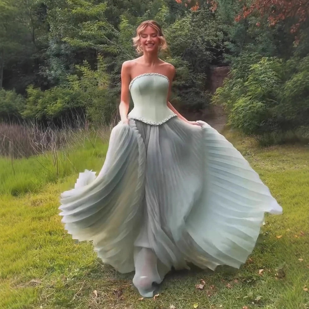 vestido de noche con cuentas de cristal