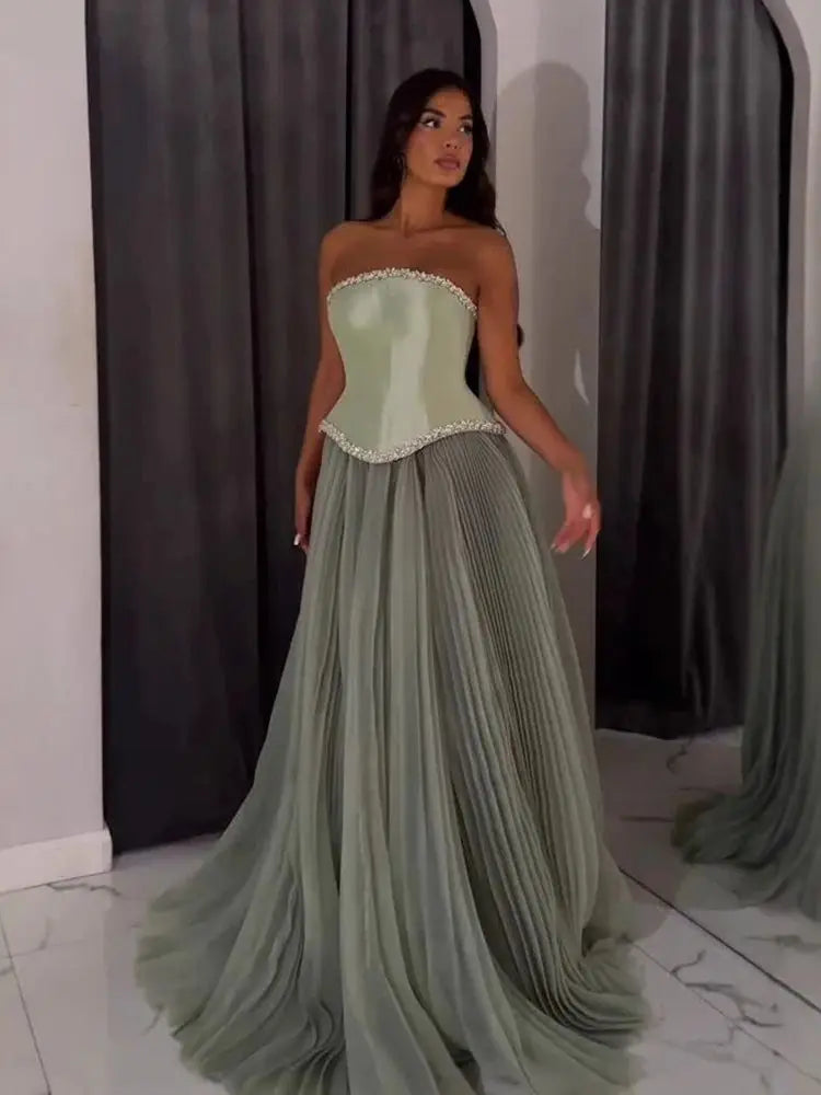 vestido de noche con cuentas de cristal