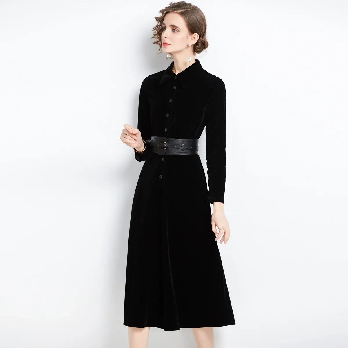 Vestido negro de terciopelo de estilo británico,