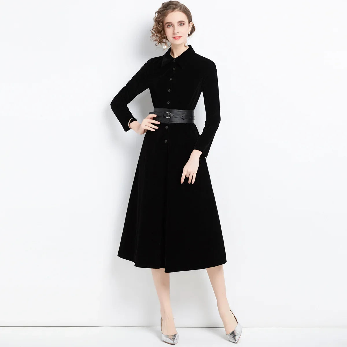 Vestido negro de terciopelo de estilo británico,