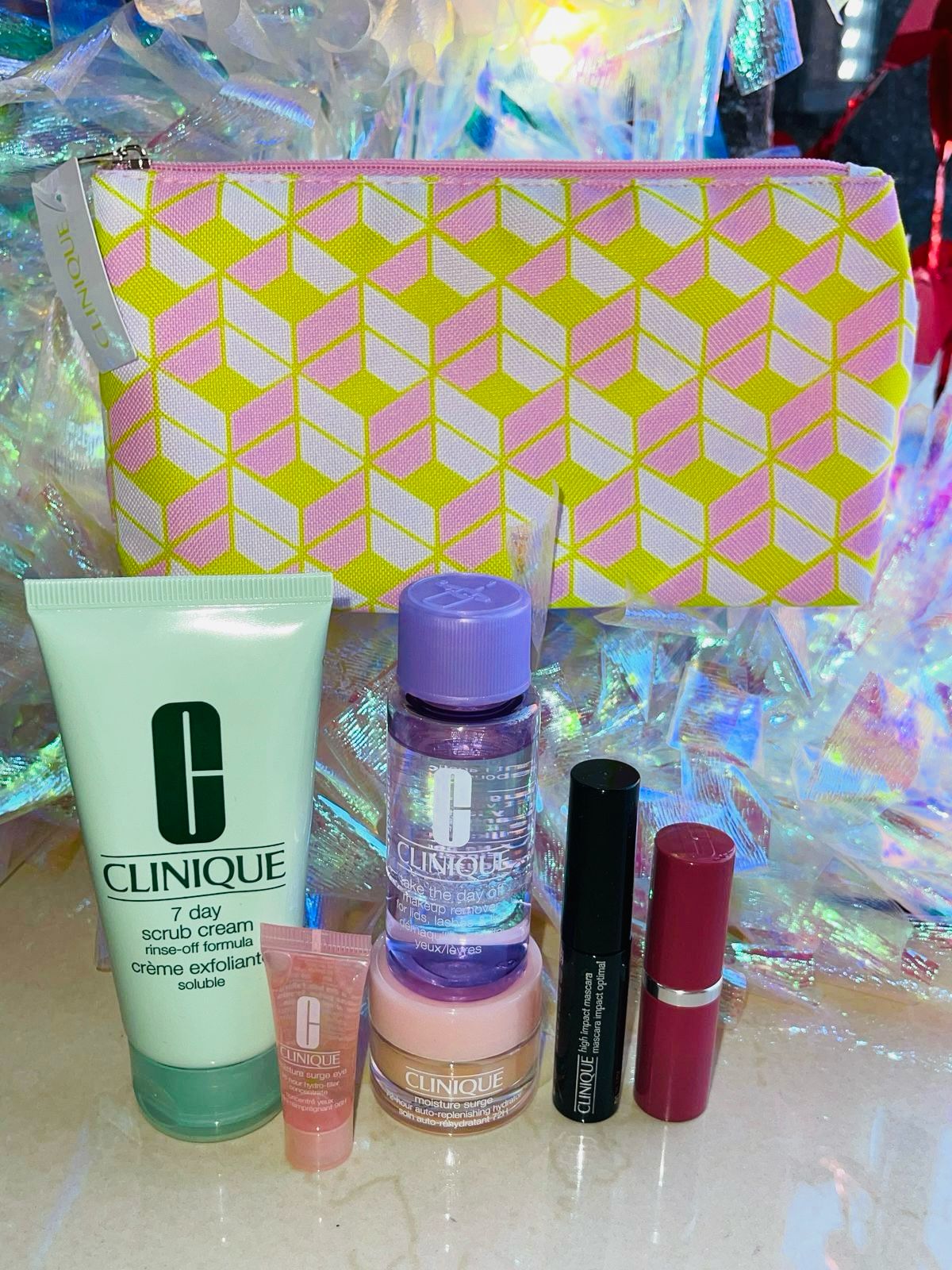 SET CLINIQUE COSMETIQUERA COLOR ROSA  6 PIEZAS TRAVEL SIZE