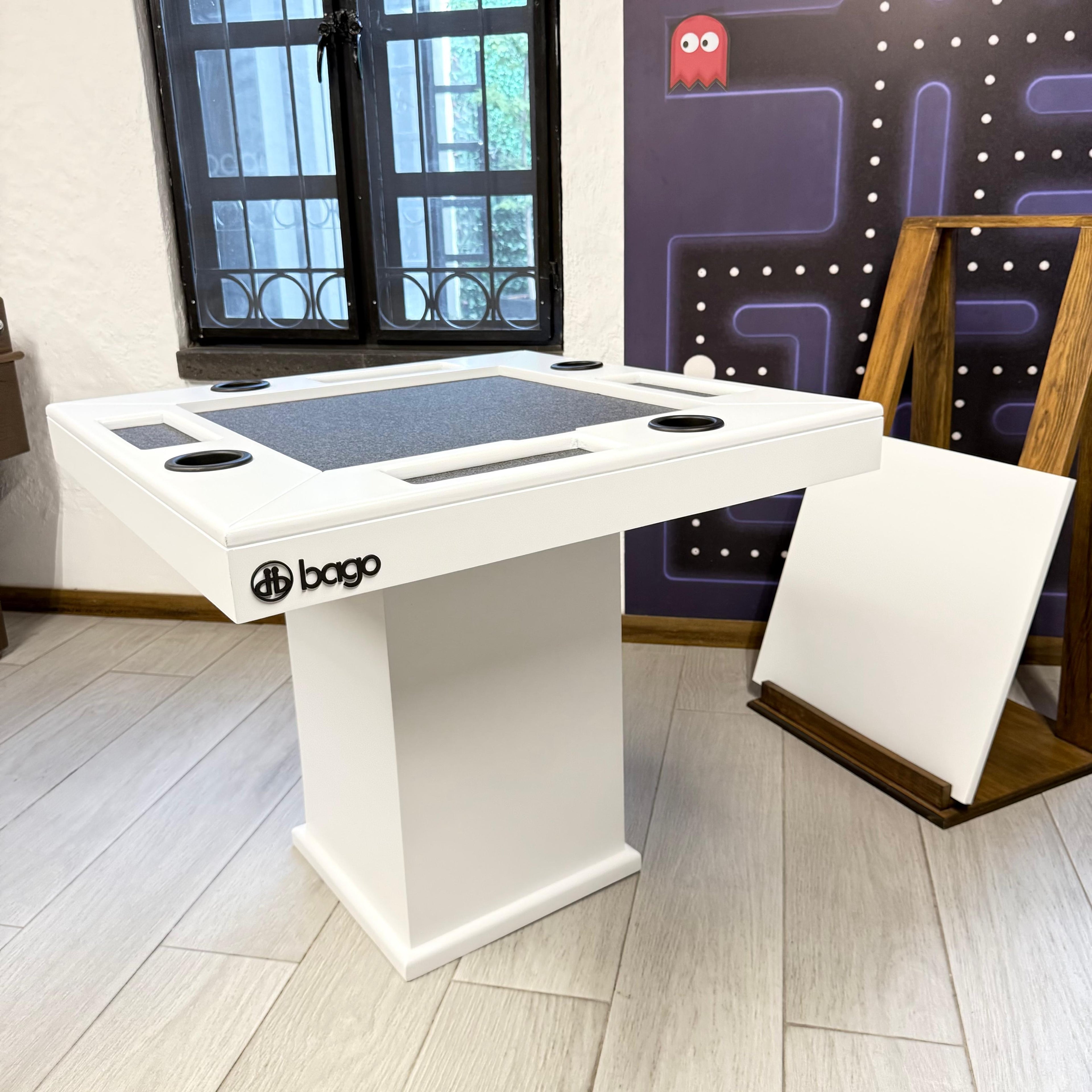 Mesa Cuadrada de Juegos